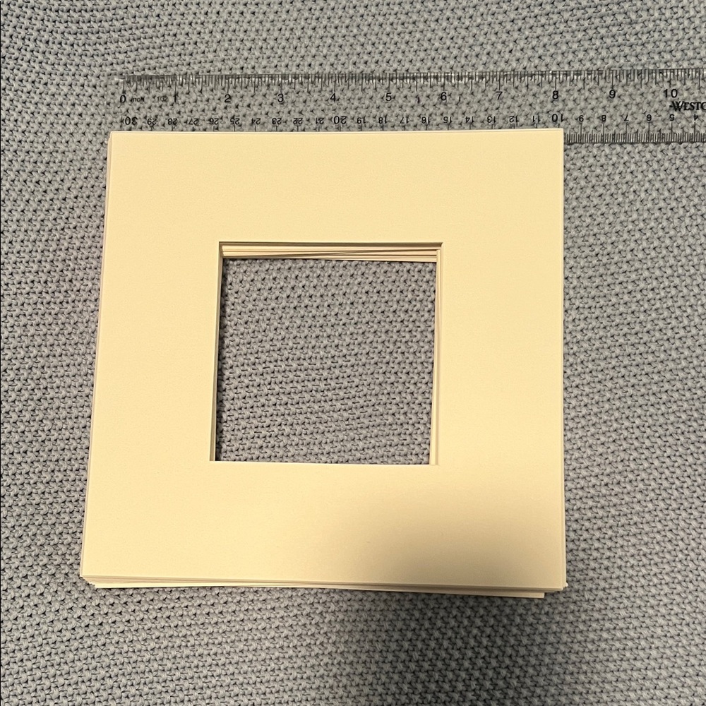 18 Cream Photo Mats